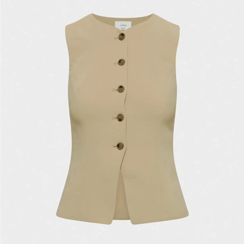 NWT Aritzia Wilfred Regal Vest Tan Khaki Size 6 Slim-fit button-up